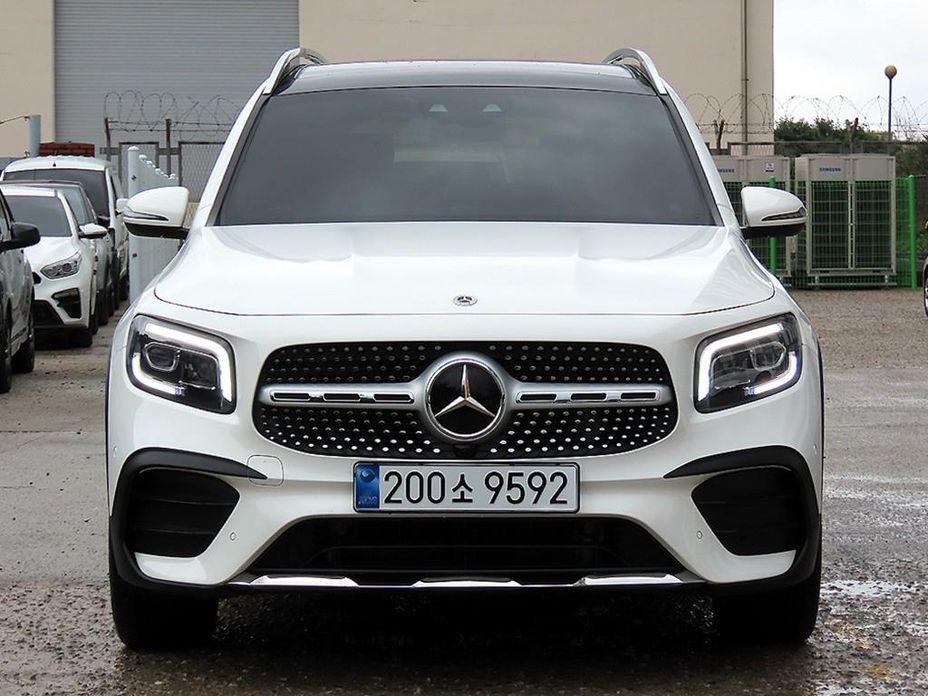 Mercedes-Benz GLB-Class 2023