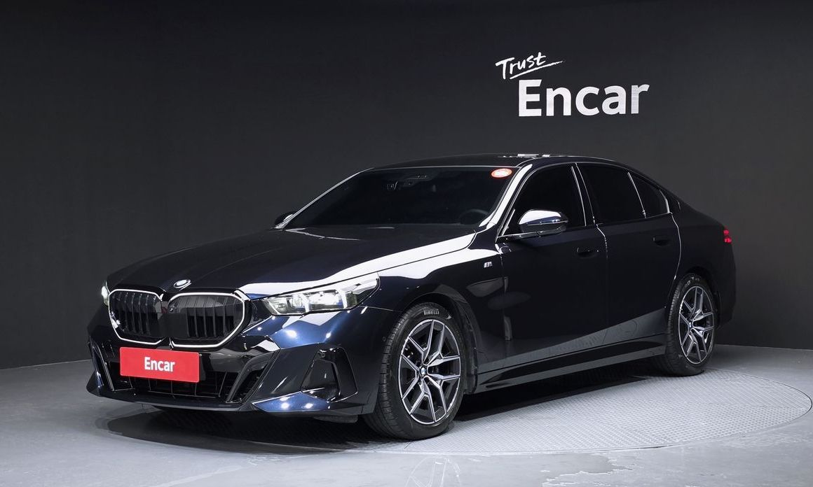 BMW 5-Series 2024