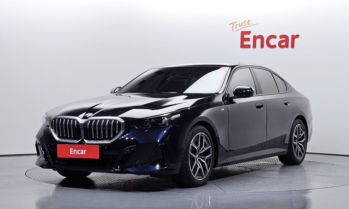 BMW 5-Series 2024