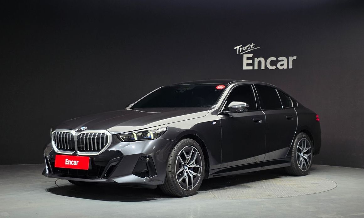 BMW 5-Series 2025