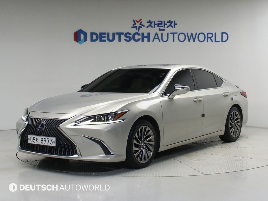 Lexus ES 2019