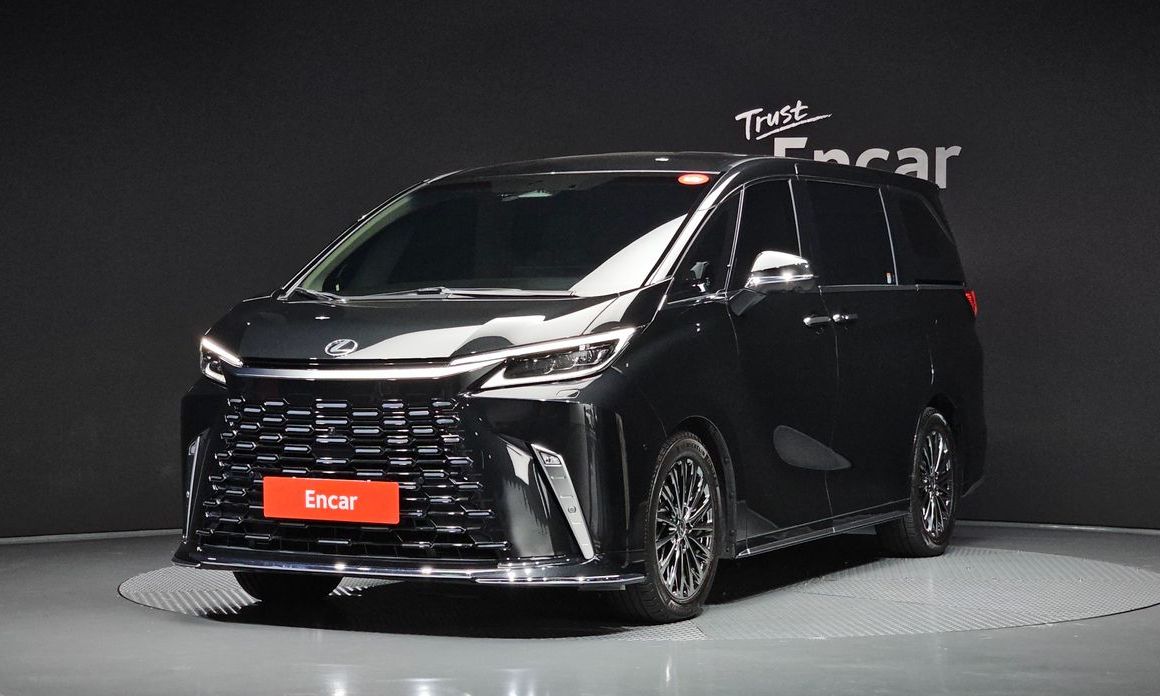 Lexus LM 2025