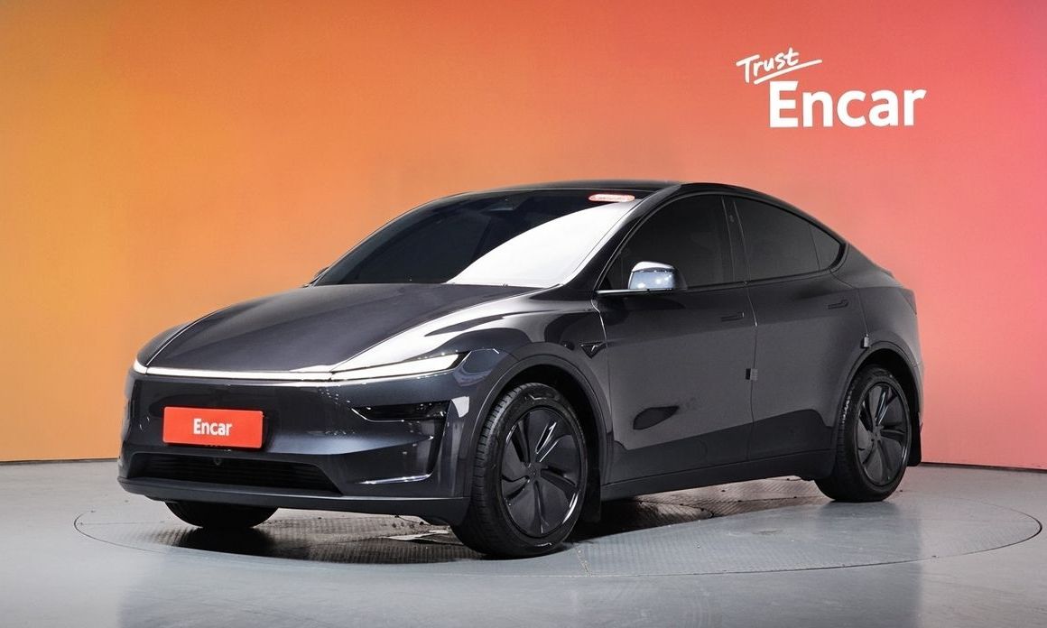 Tesla Model Y 2025