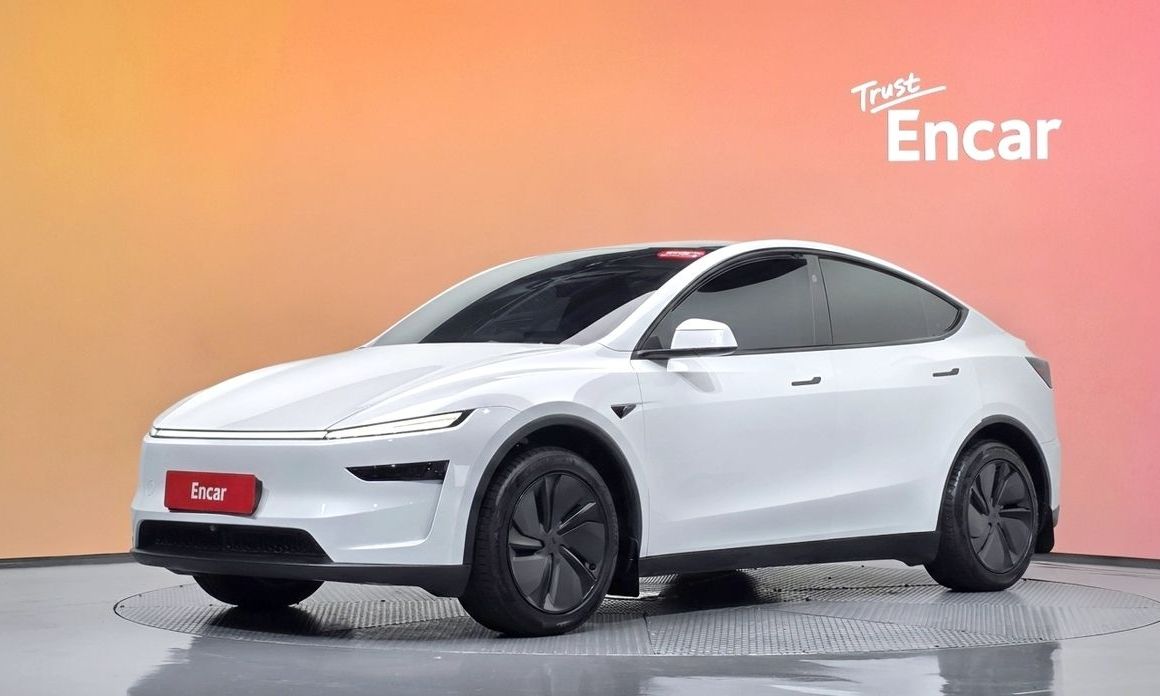 Tesla Model Y 2025