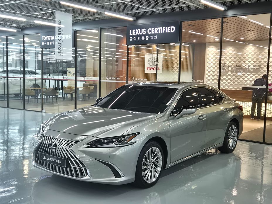 Lexus ES 2026