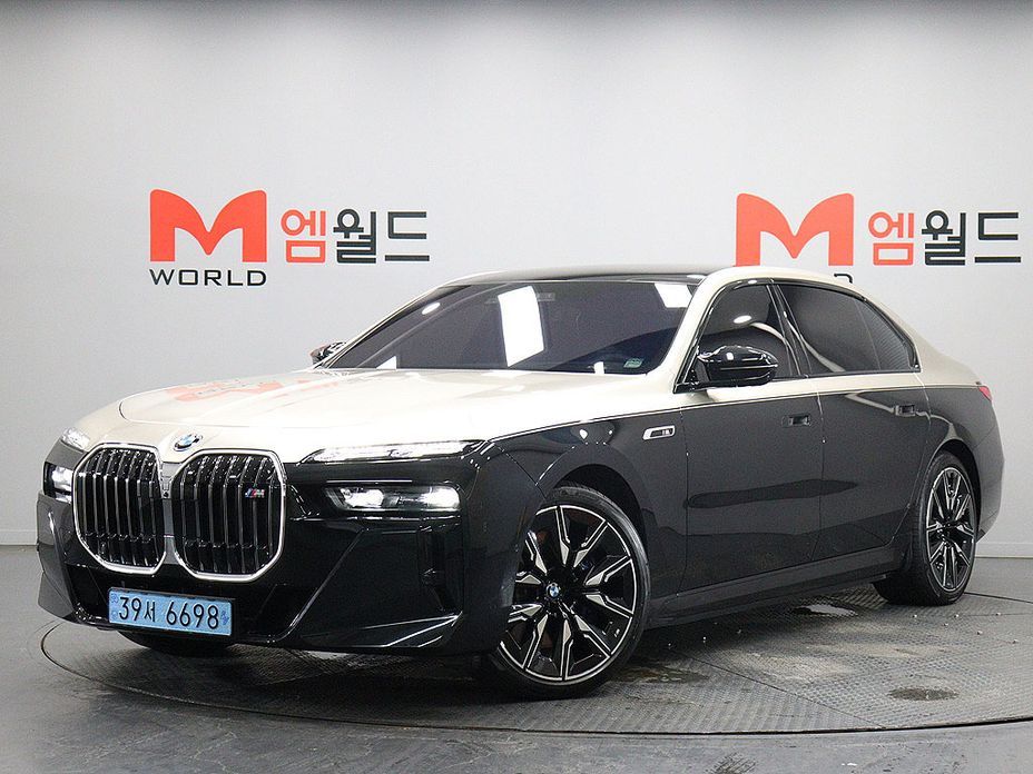 BMW i7 2024