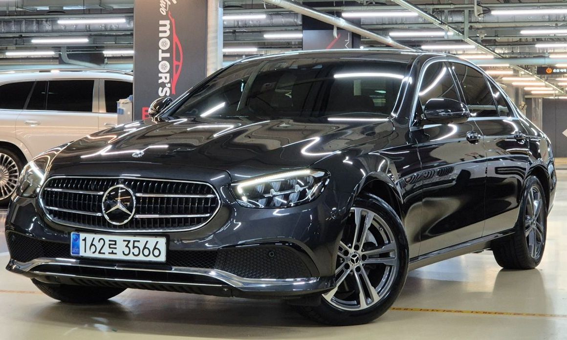 Mercedes-Benz E-Class 2023