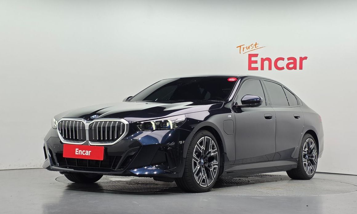 BMW 5-Series 2025