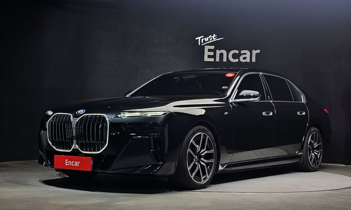 BMW i7 2024