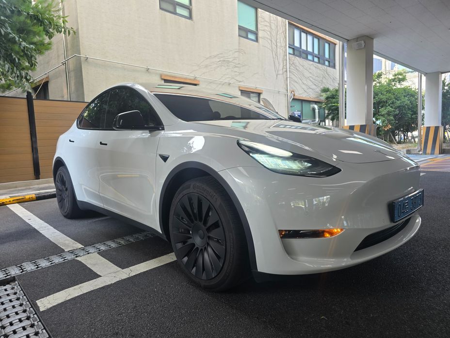 Tesla Model Y 2021