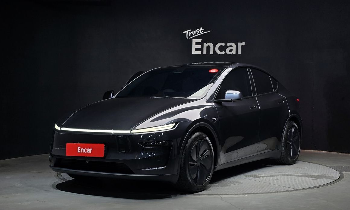 Tesla Model Y 2025