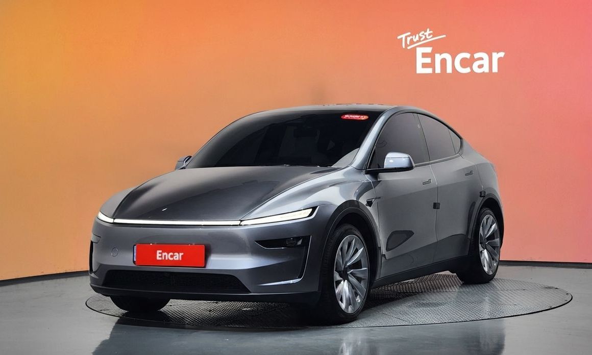 Tesla Model Y 2025