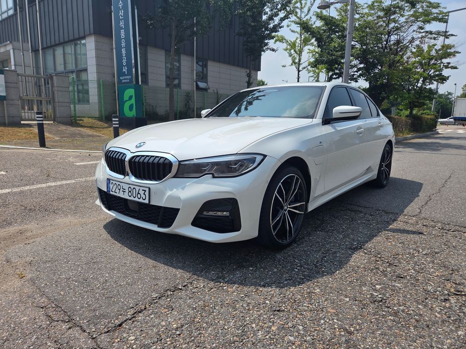 BMW 3-Series 2021