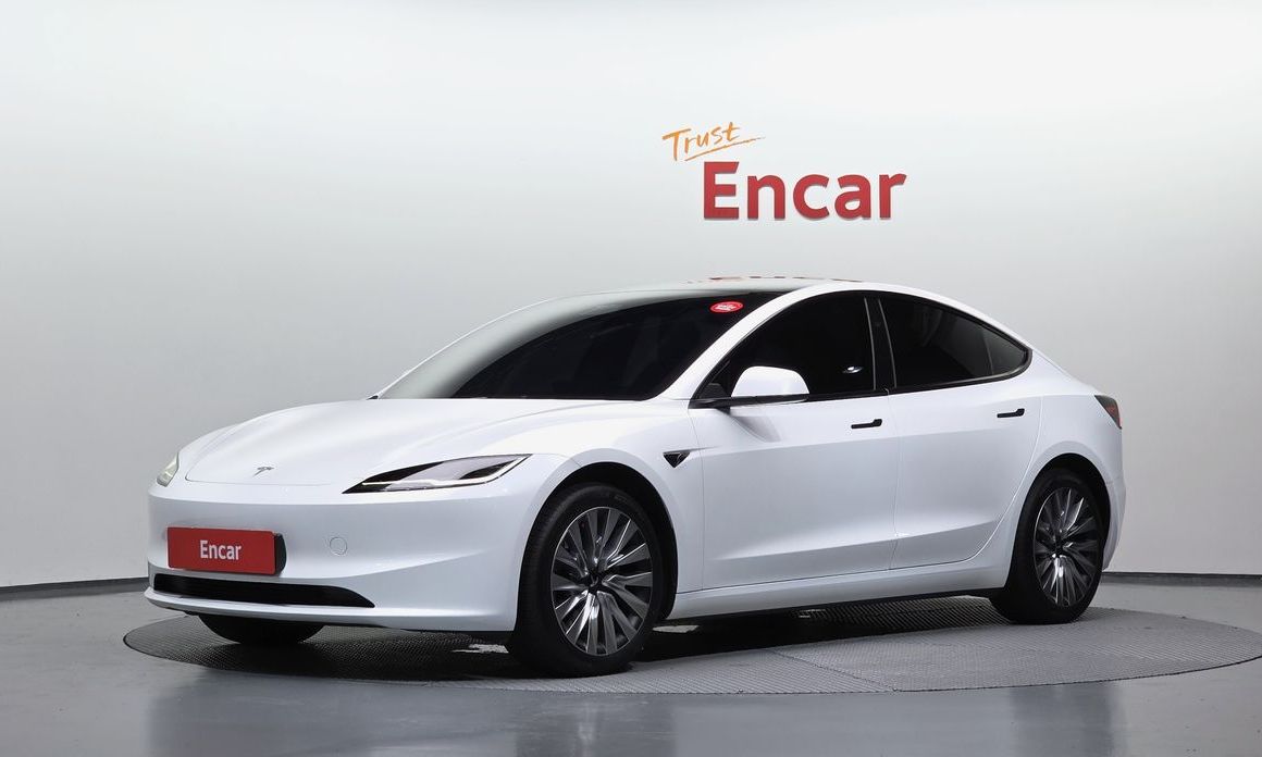 Tesla Model 3 2024