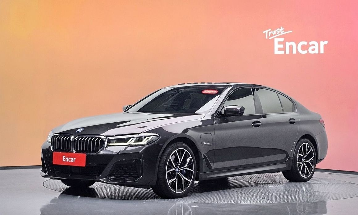 BMW 5-Series 2023