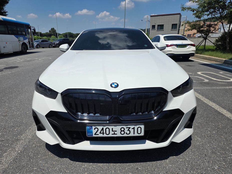 BMW 5-Series 2025