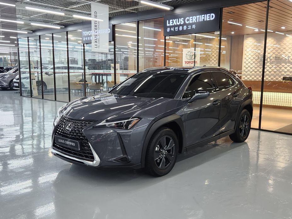 Lexus UX 2026