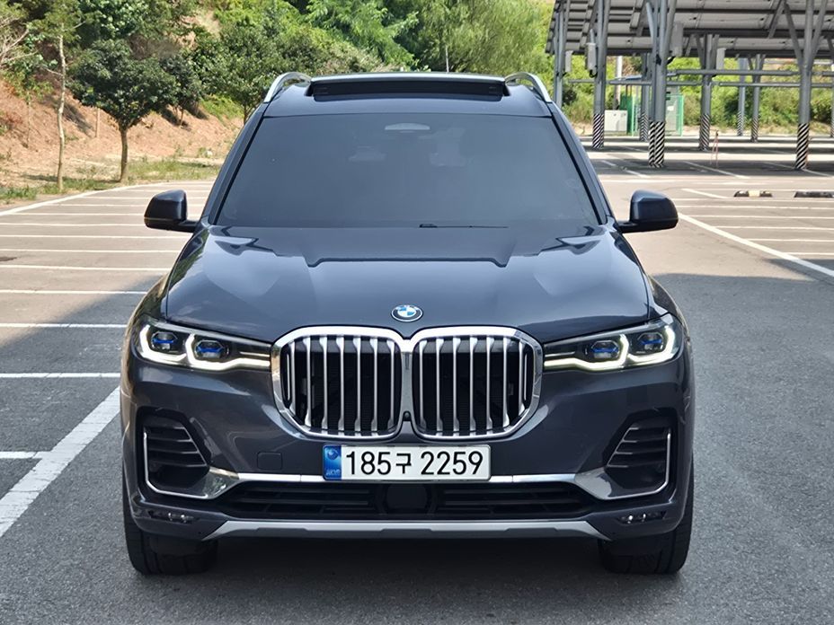 BMW X7 2021