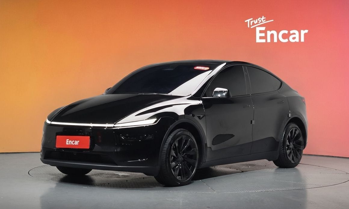 Tesla Model Y 2025