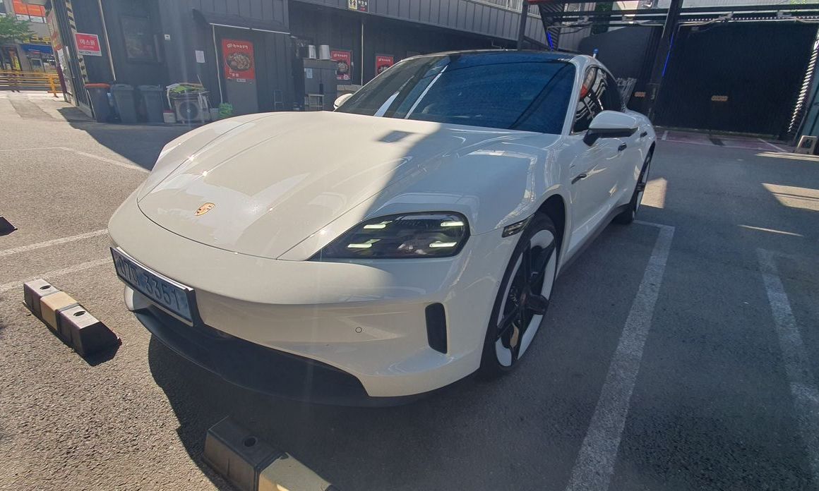 Porsche Taycan 2026
