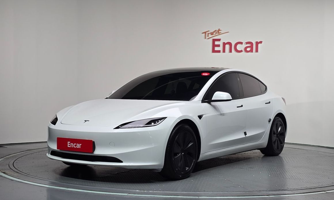 Tesla Model 3 2024