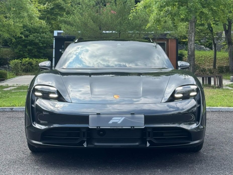 Porsche Taycan 2023