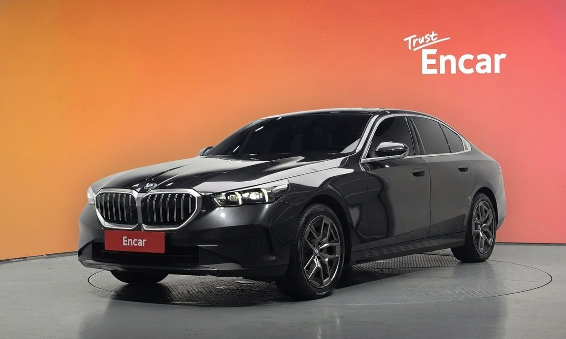 BMW 5-Series 2025