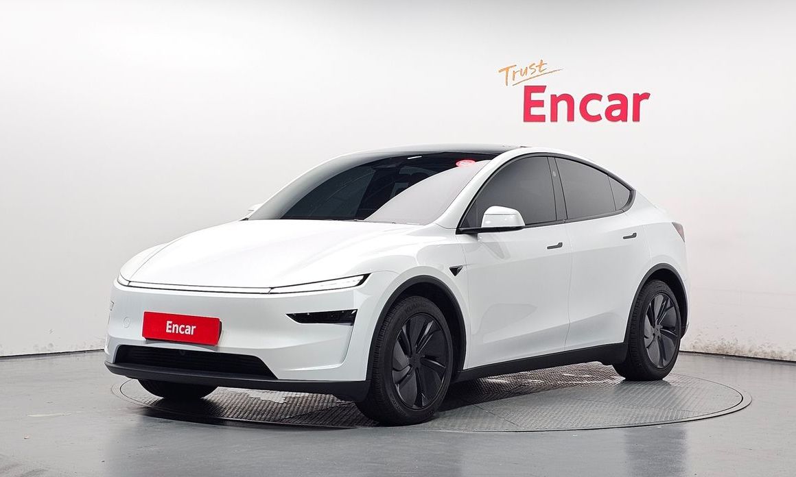 Tesla Model Y 2025