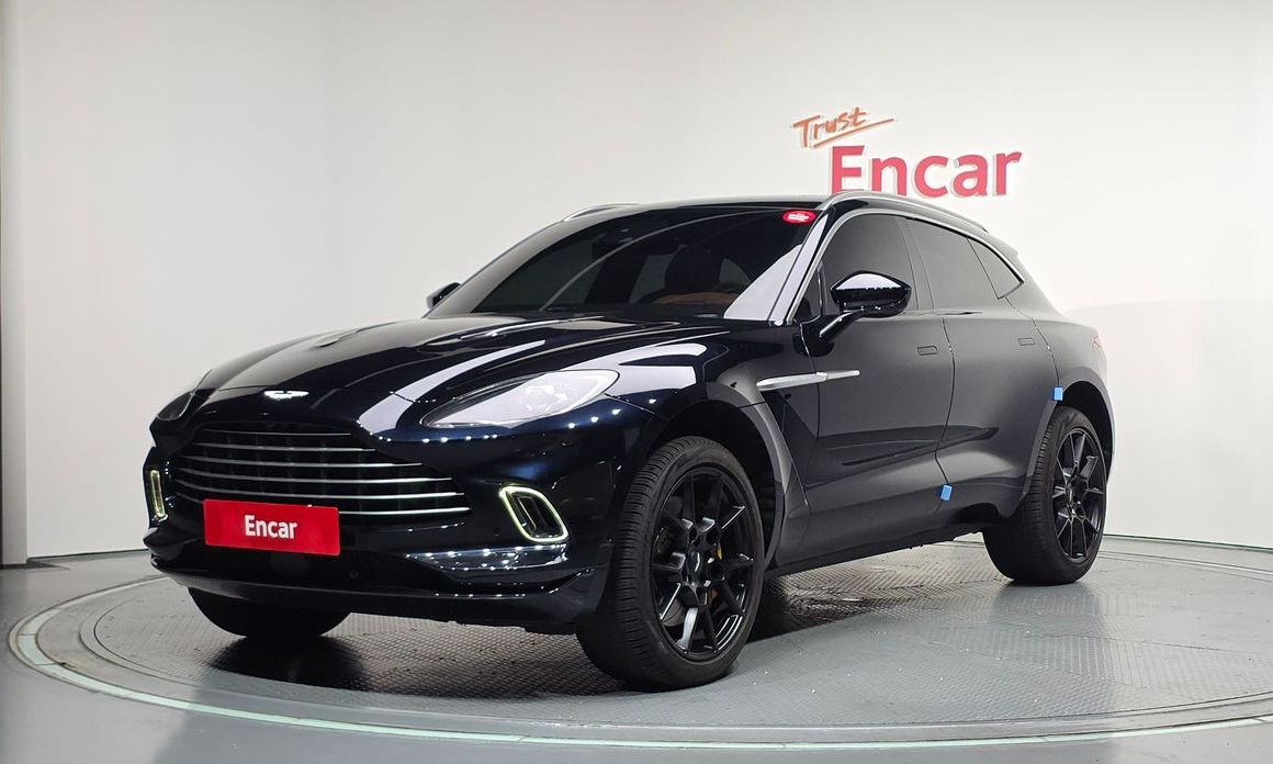 Astonmartin DBX 2023