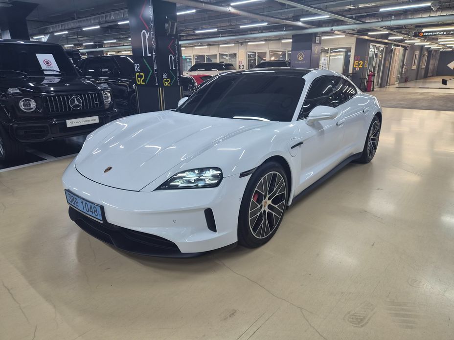Porsche Taycan 2025