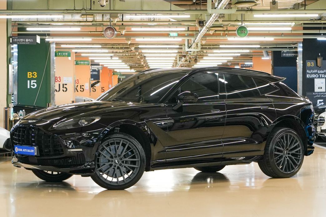 Astonmartin DBX 2024