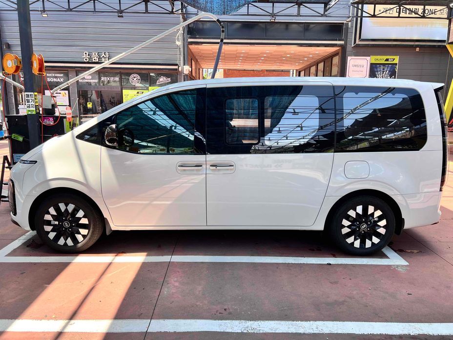 Hyundai Staria 2025