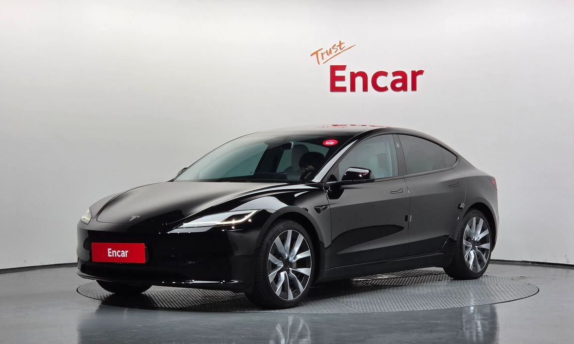 Tesla Model 3 2024