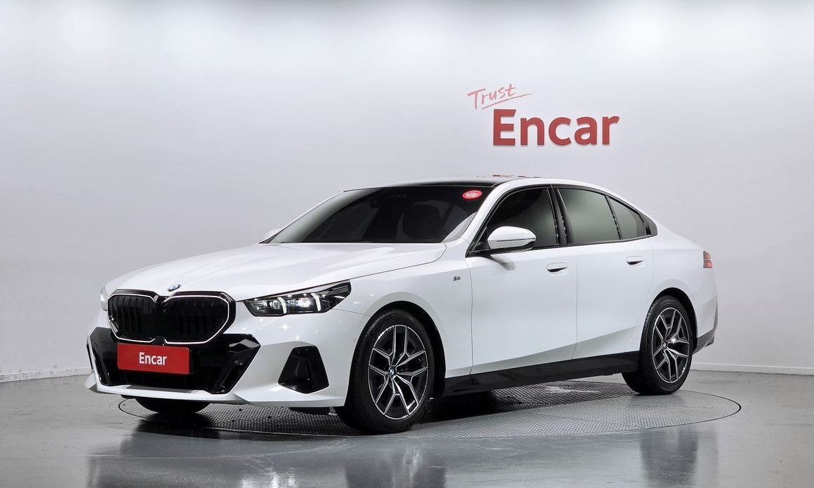 BMW 5-Series 2024