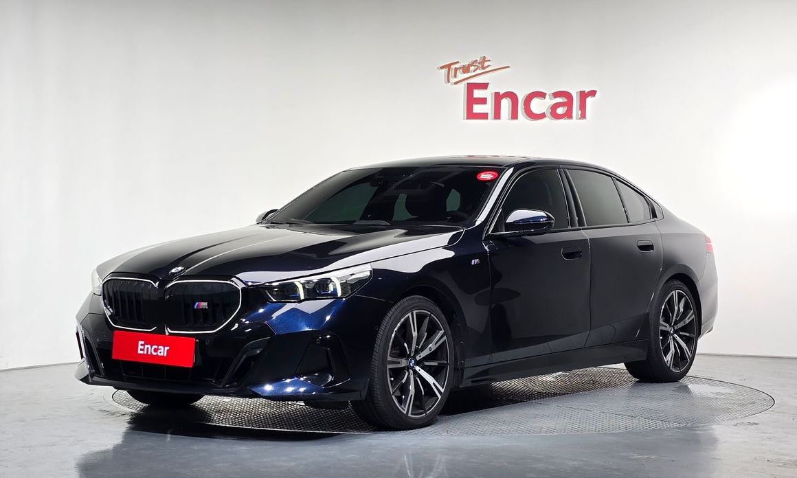 BMW 5-Series 2024
