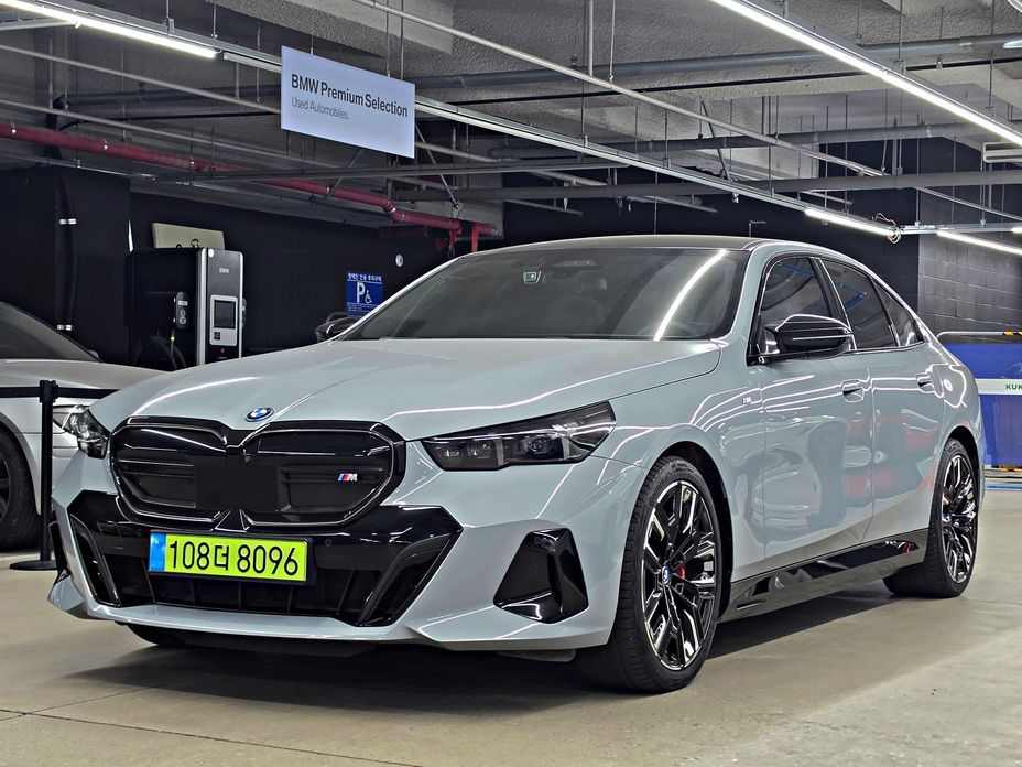 BMW i5 2024