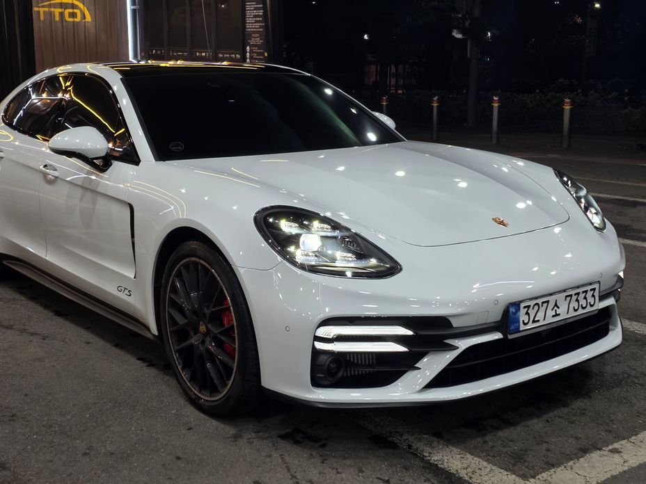 Porsche Panamera 2022