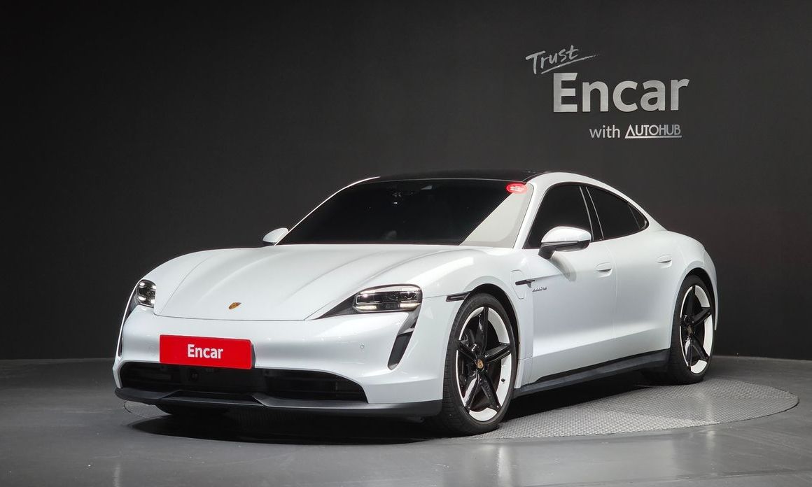 Porsche Taycan 2023