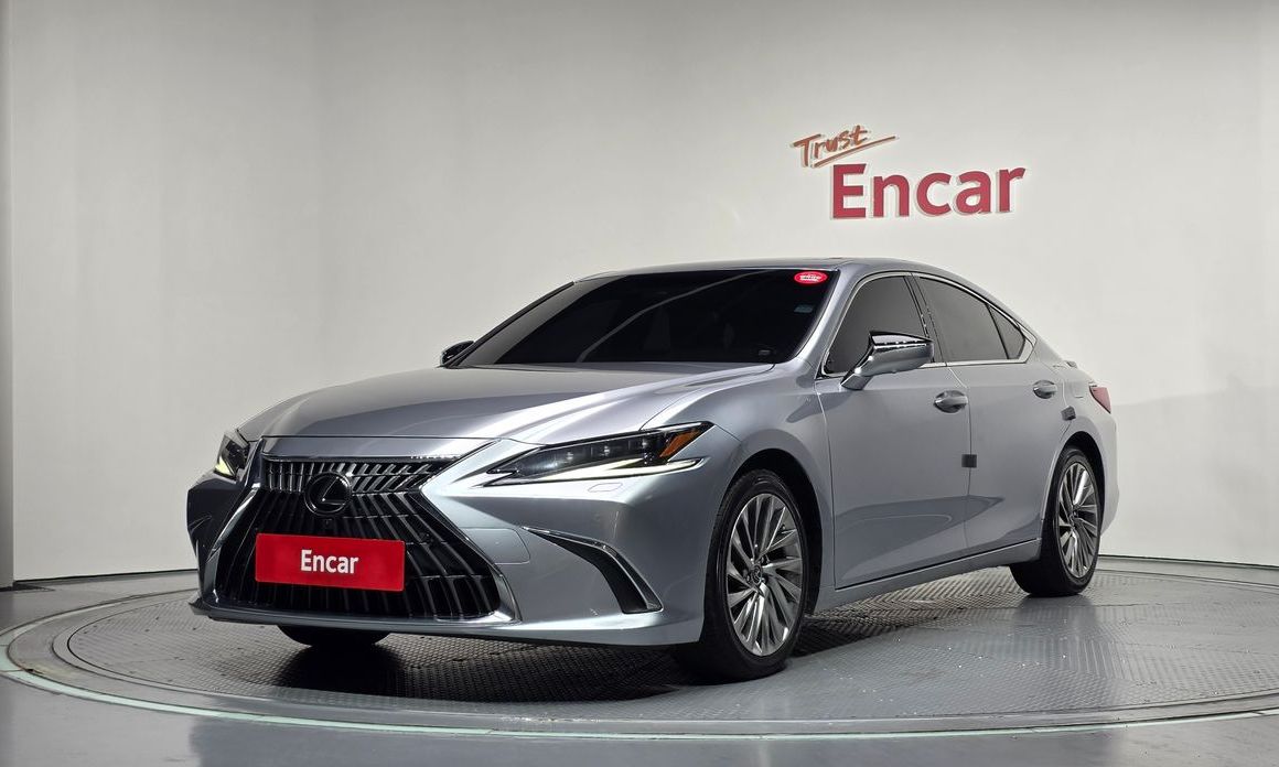 Lexus ES 2023