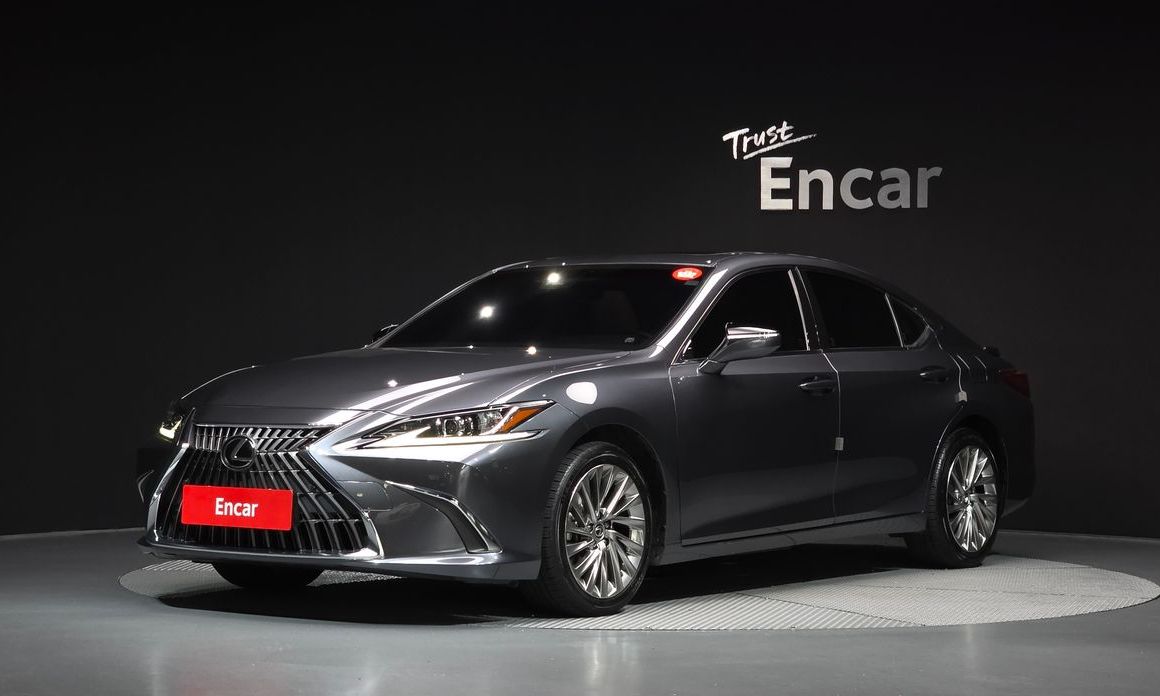 Lexus ES 2023