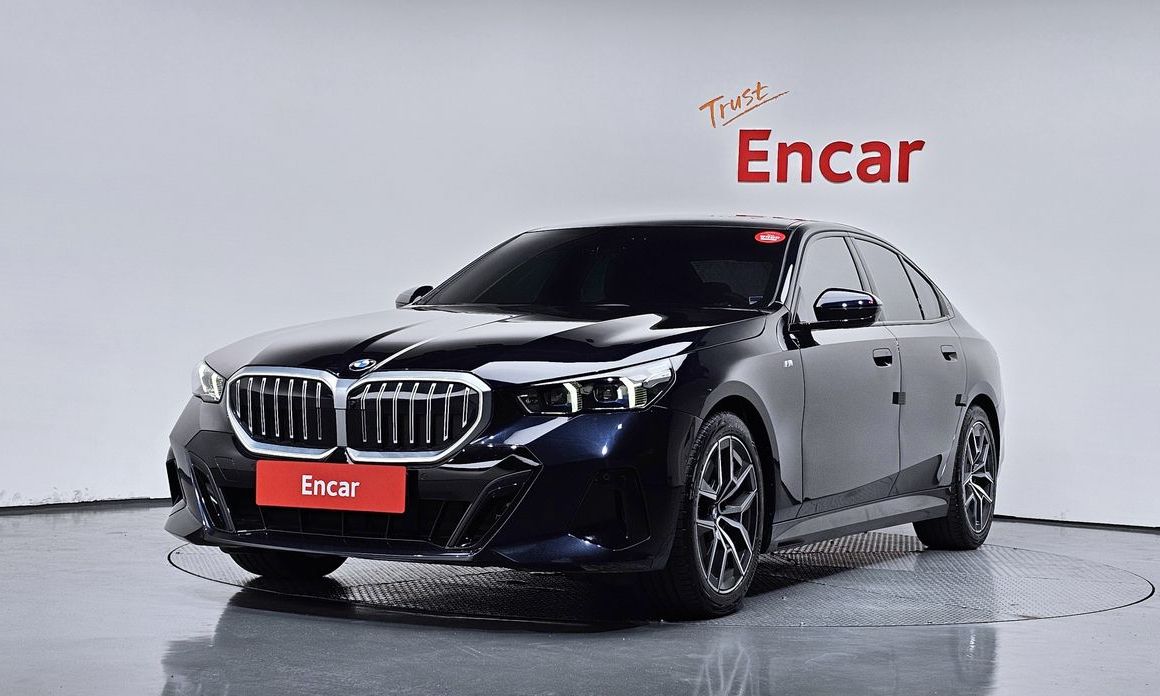 BMW 5-Series 2024