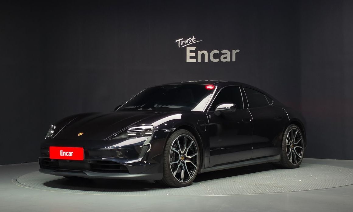 Porsche Taycan 2023