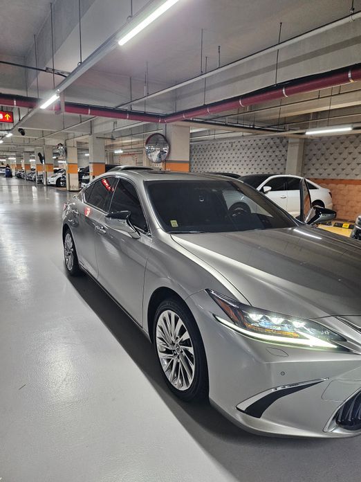 Lexus ES 2021