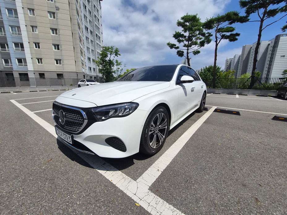 Mercedes-Benz E-Class 2025