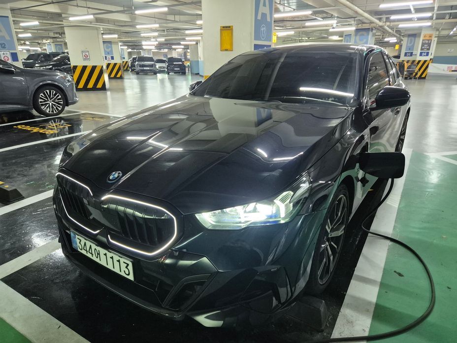 BMW 5-Series 2025