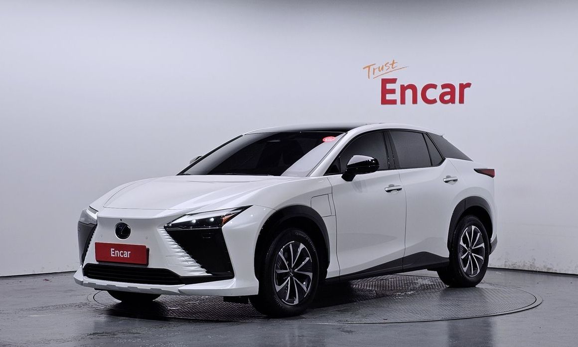 Lexus RZ 2023