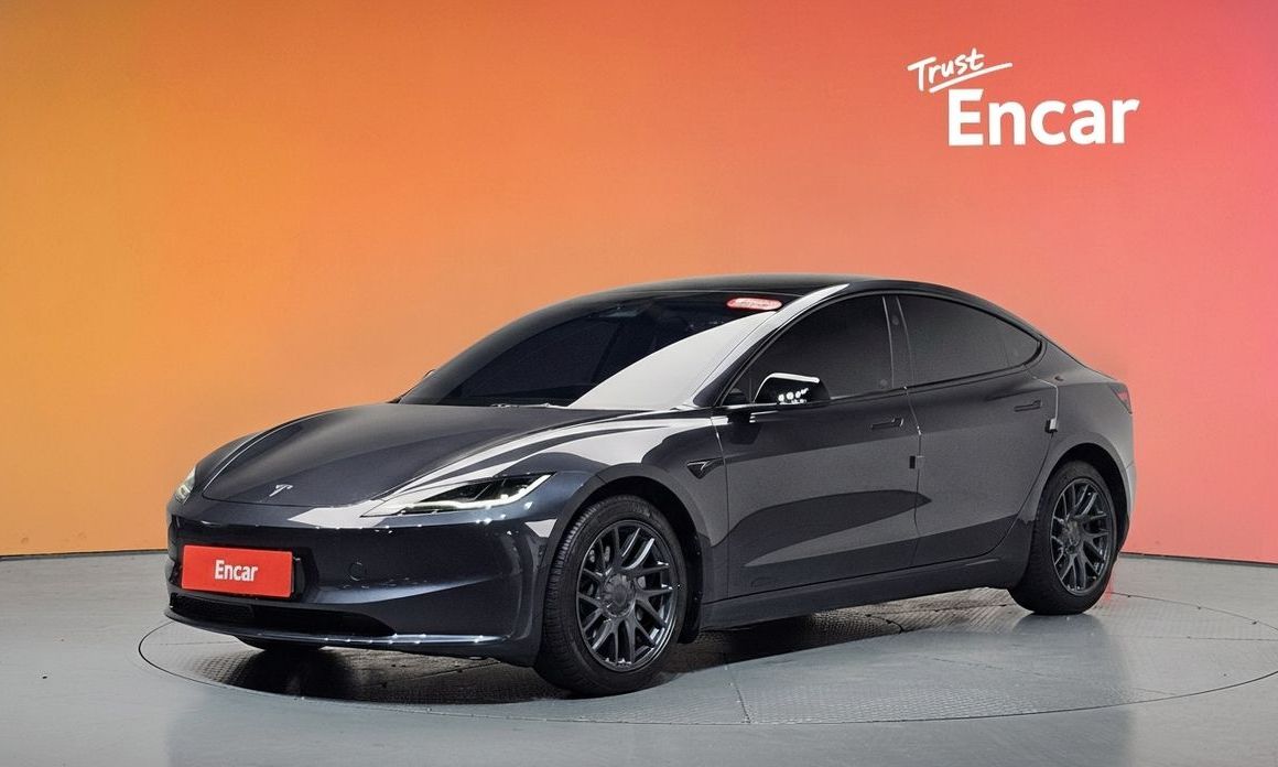 Tesla Model 3 2024