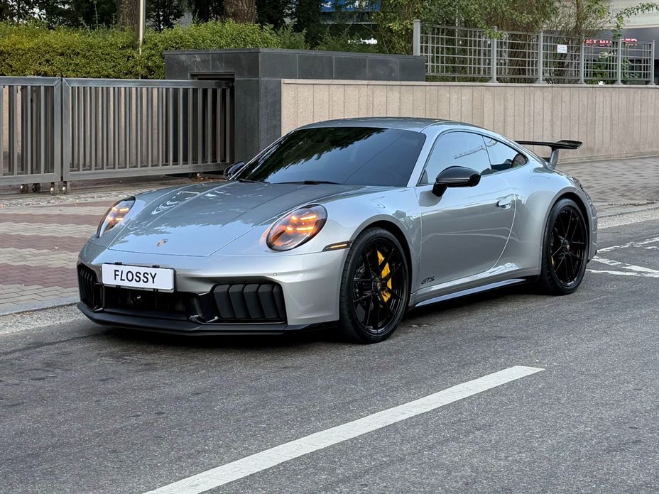 Porsche 911 2025