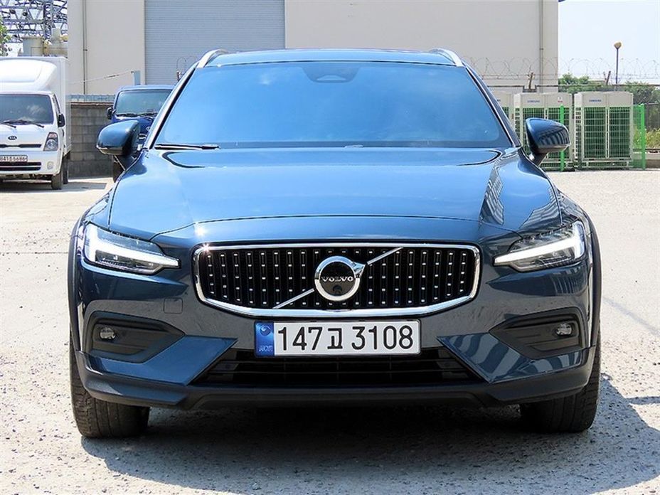 Volvo V60 2023