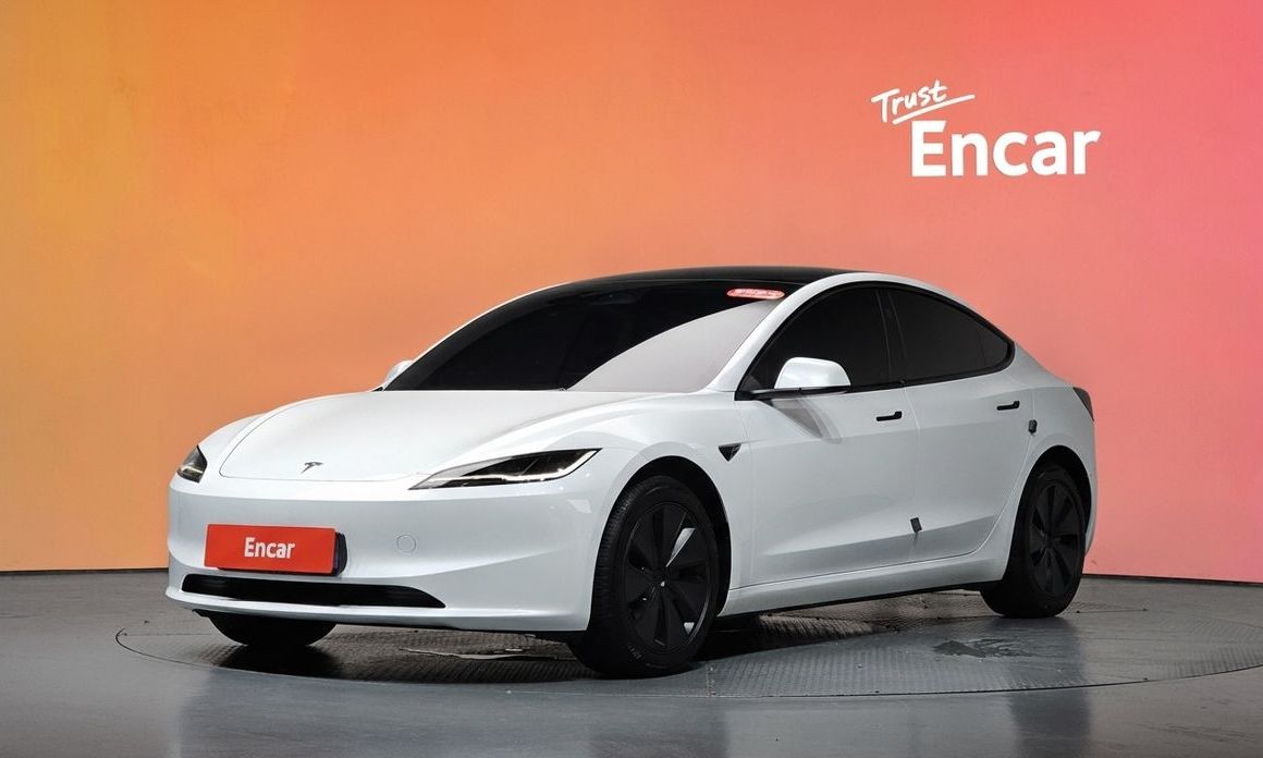Tesla Model 3 2024